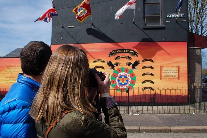 2 Hours Republican & Loyalist Mural Black Taxi Tour from Belfast - The Peace Wall and Belfast’s unfinished conversation