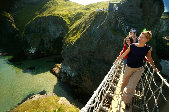 7 Hour Private Giants Causeway & Coastal Luxury Tour From Belfast - Bushmills Distillery: whiskey, shopping, and a timing choice