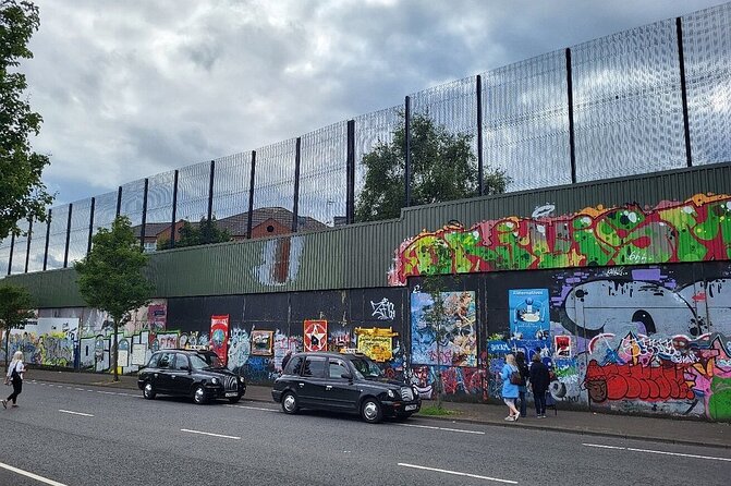 Belfast history of terror & mural 1 hr express private taxi tour - A memorial to people killed in the side streets