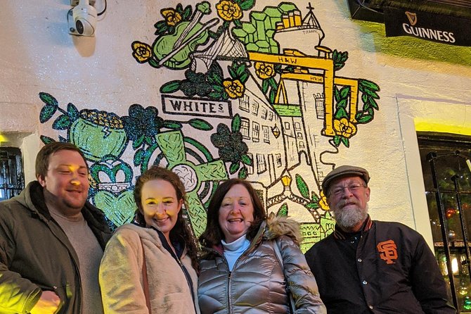 Belfast Music and Street Art Small Group Guided Experience - Kelly’s Cellars, the Crown, and classic pub character