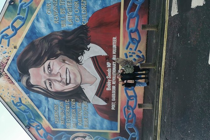 Belfast's Political Mural Taxi Tour - What the guides add to the experience