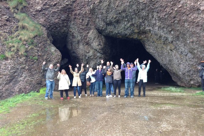 Game of Thrones and Giant's Causeway Full-Day Tour from Belfast - Ballintoy, lunch, and the Doors of Thrones