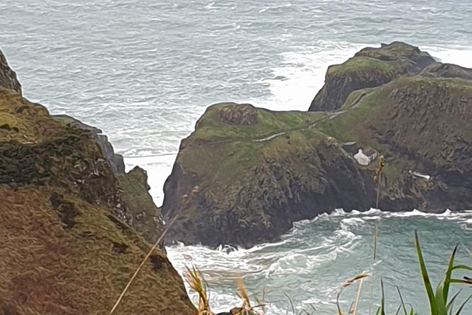 Game of Thrones scene location inc Giants causeway from Belfast - Crossing Carrick-a-Rede Rope Bridge