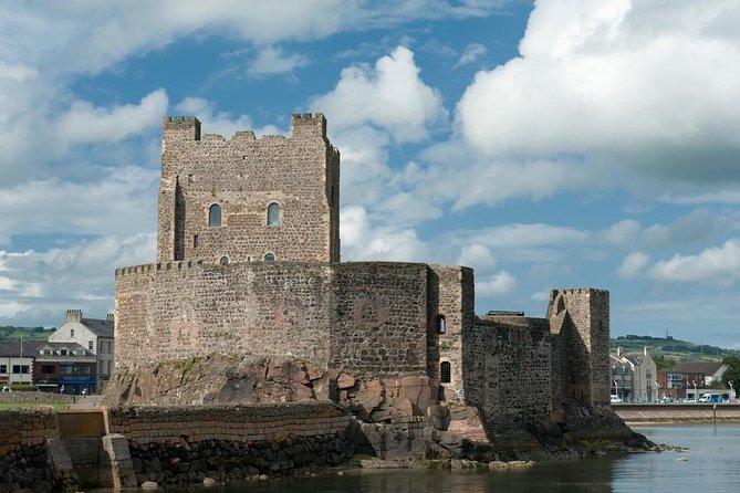 Giant’s Causeway and Titanic Experience from Belfast Port - Dunluce Castle from the coastal road