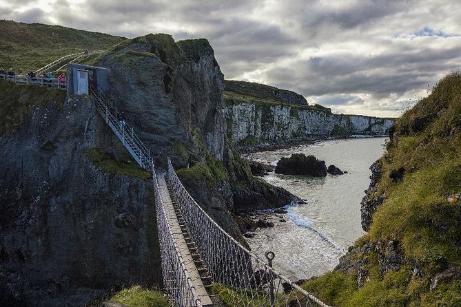 Giant’s Causeway and Titanic Experience from Belfast Port - Belfast city sights and the Troubles commentary