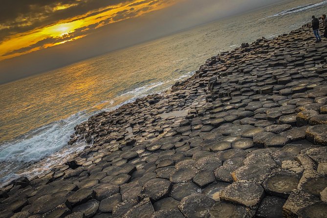 Luxury Giants Causeway Tour in Mercedes + FREE Belfast Mural Tour - The Dark Hedges and Game of Thrones Connections