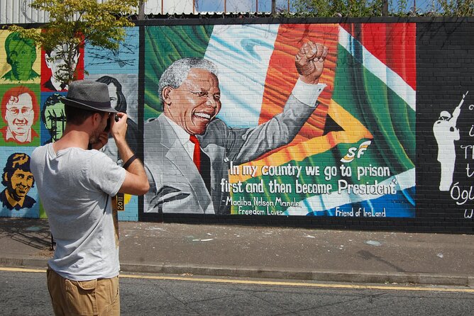 N0 1 Belfast black cab Irish and British mural 2hr private tour - Why this tour helps explain Belfast