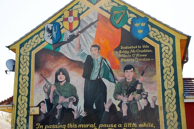 N0 1 Belfast black cab Irish and British mural 2hr private tour - The Peacewalls, Belfast’s lasting divide