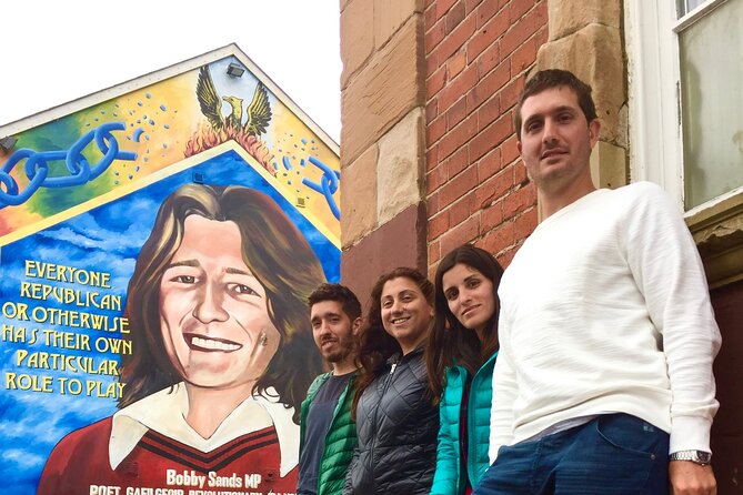 N0 1 Belfast black cab Irish and British mural 2hr private tour - Crumlin Road courthouse and the old prison