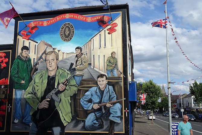 Political Taxi Tour Belfast (1-7 People) - What the local guides add