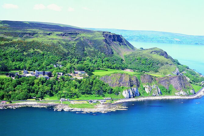 Private Giants Causeway Tour Tour For Up to 15 People - The guide can shape the day