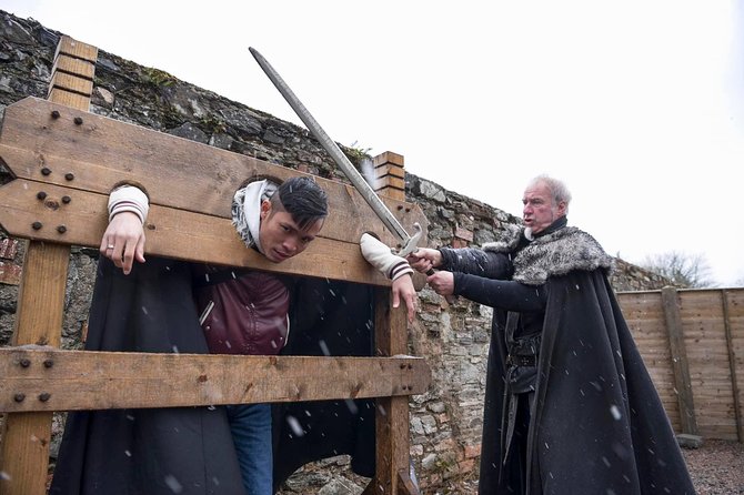 Private Tour Game of Thrones and Giants Causeway Antrim Coast - Choosing your Carrick-a-Rede moment