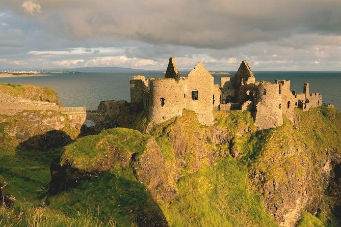 (Small Group) Shore Tour from Belfast: Giant's Causeway and Belfast Day Trip - Dunluce Castle in ten dramatic minutes