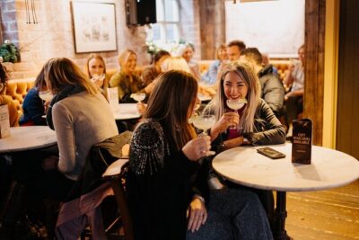Taste & Tour: Guided Gin Tour in Belfast