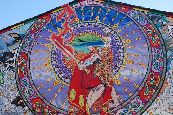 The Troubles and iconic award winning taxi 2hr private cab tour - Divis Flats and the burning of Falls Road