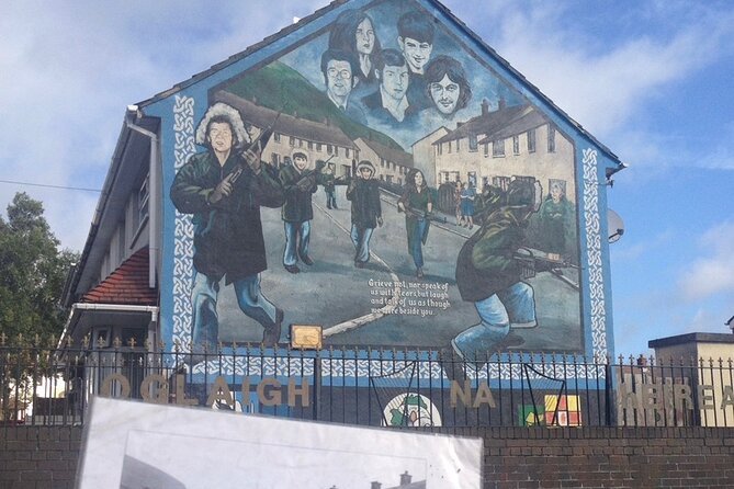 The Troubles and iconic award winning taxi 2hr private cab tour - Clonard Monastery and quiet peace talks