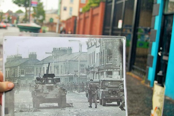World Famous Belfast City Centre Black Cab/Taxi Tour 2 Hours - Bobby Sands and the long Falls Road